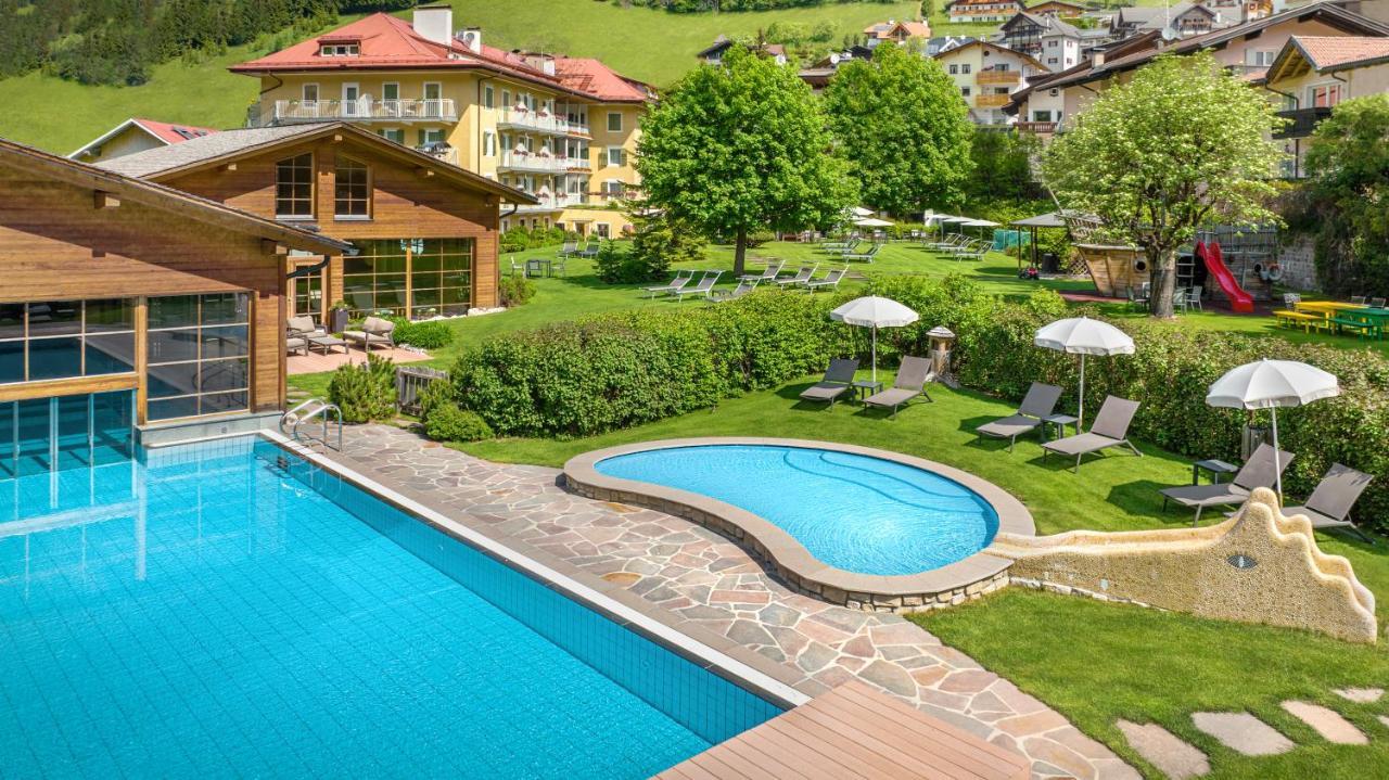Family Hotel Posta Santa Cristina Val Gardena 外观 照片